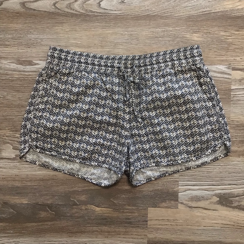 Gap Factory Pull On White Blue Diamond Geometric Shorts 4/27